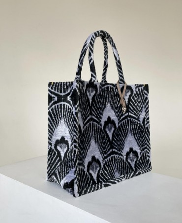 Шелковый тоут Moyen (M) MAXIMUM NAVITAS! (Полный вперед!) MAXIMUM.NAVITAS/M