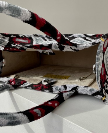 Шелковый тоут Moyen (M) FEMINA VIRTUTIS! (Цветы женской силы) FEMINA.VIRTUTIS/M