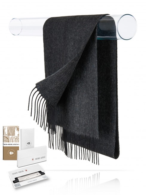 Длиный Шарф из мягчайшей шерсти Merinos (Herringbone) ОБАЯНИЕ ТЕМНО-СЕРОГО FHs.W120_VL-2271-10/D.GR